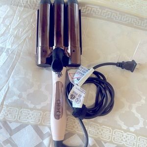 Lange La Tridente Titanium Triple Barrel Waving Iron. Used once. Paid $119 new.